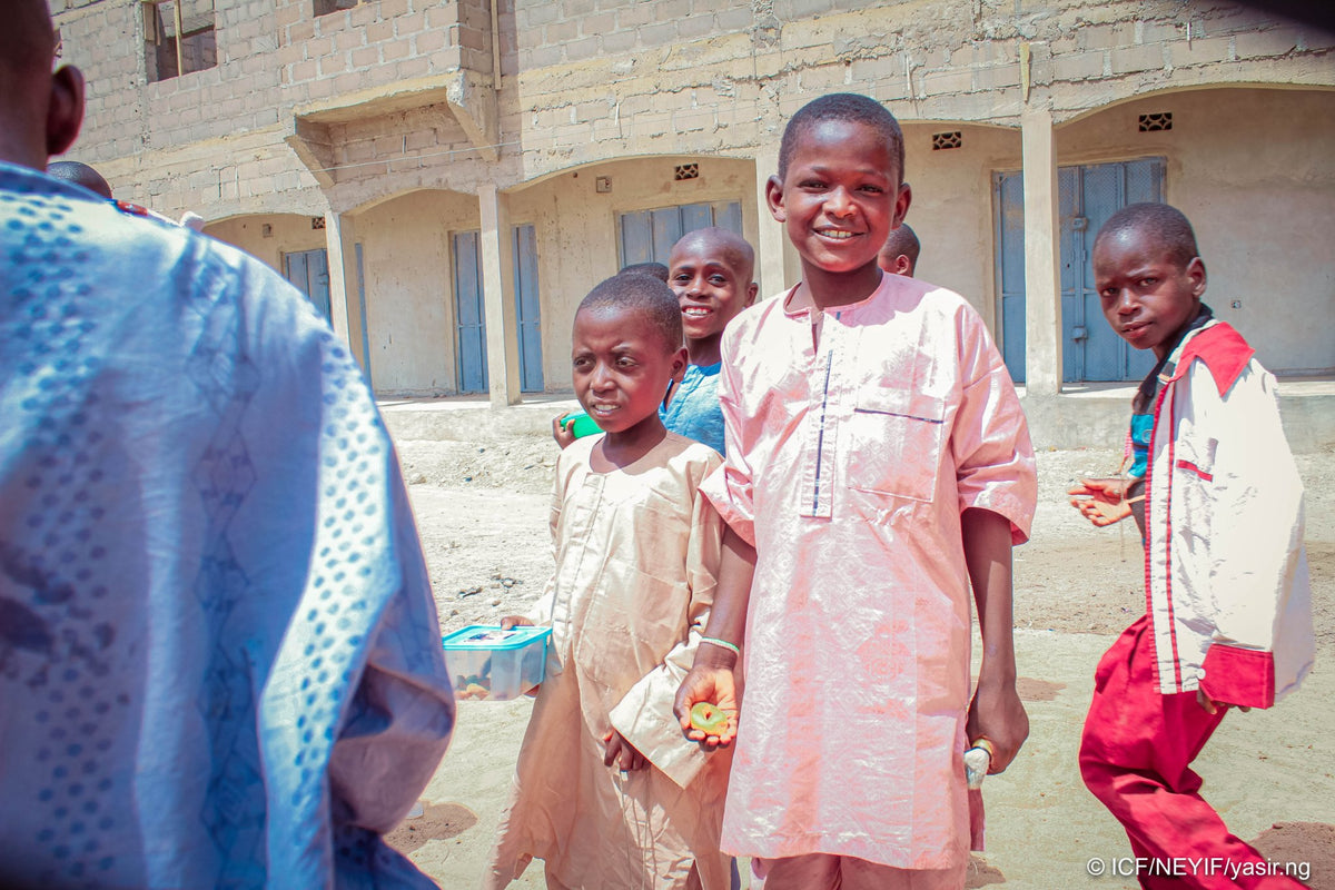 ナイジェリアのアイディルフィトリ ギフトボックス