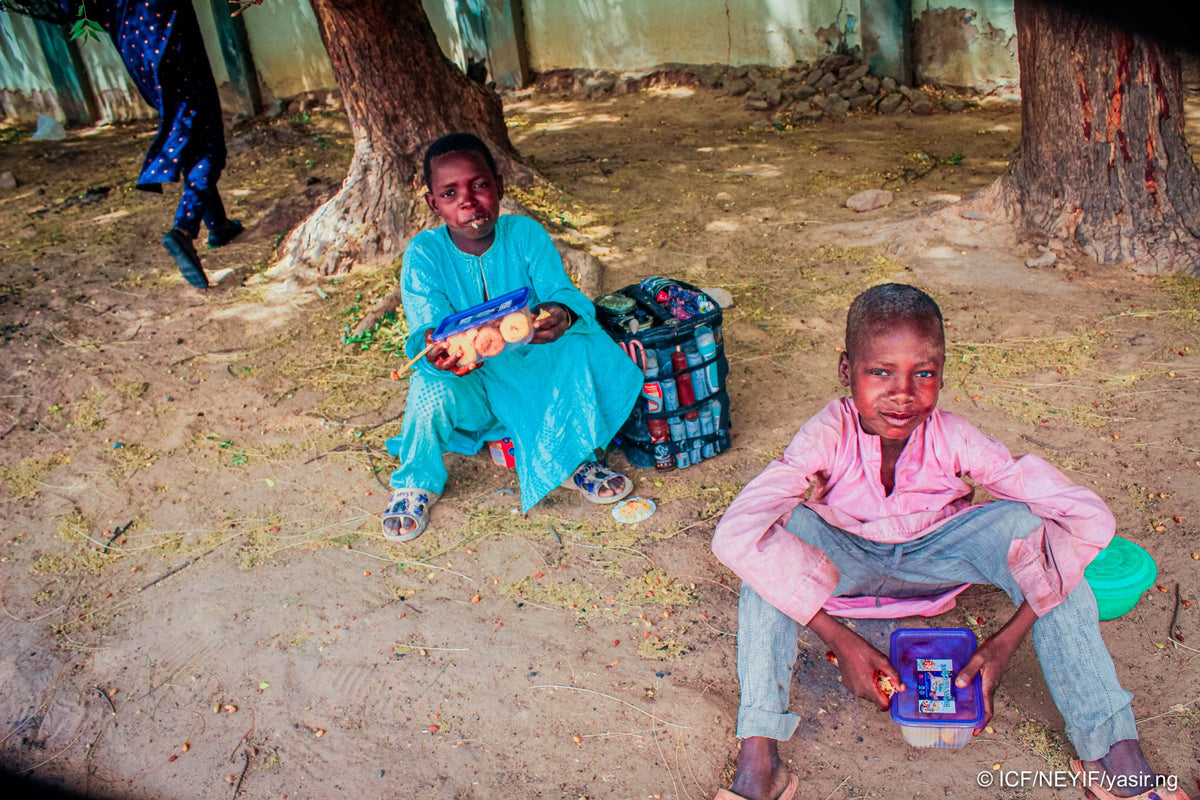 ナイジェリアのアイディルフィトリ ギフトボックス