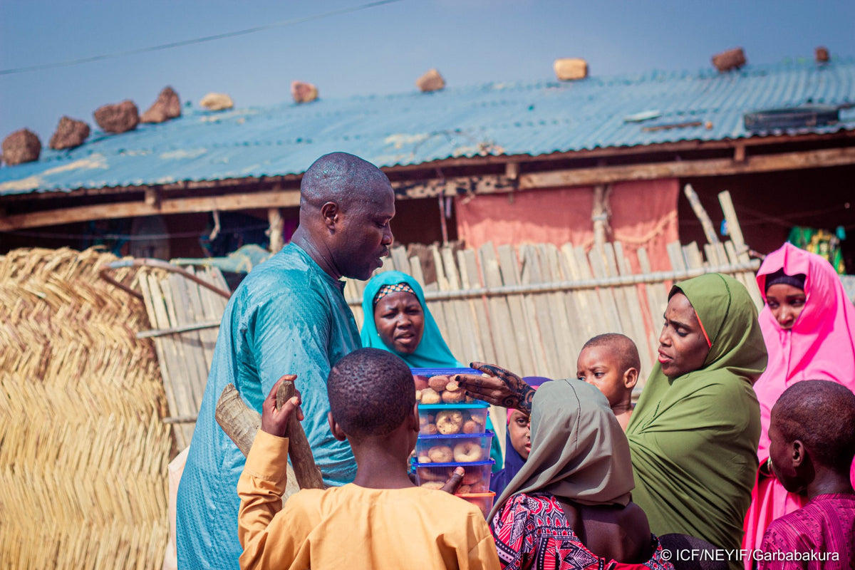 ナイジェリアのアイディルフィトリ ギフトボックス