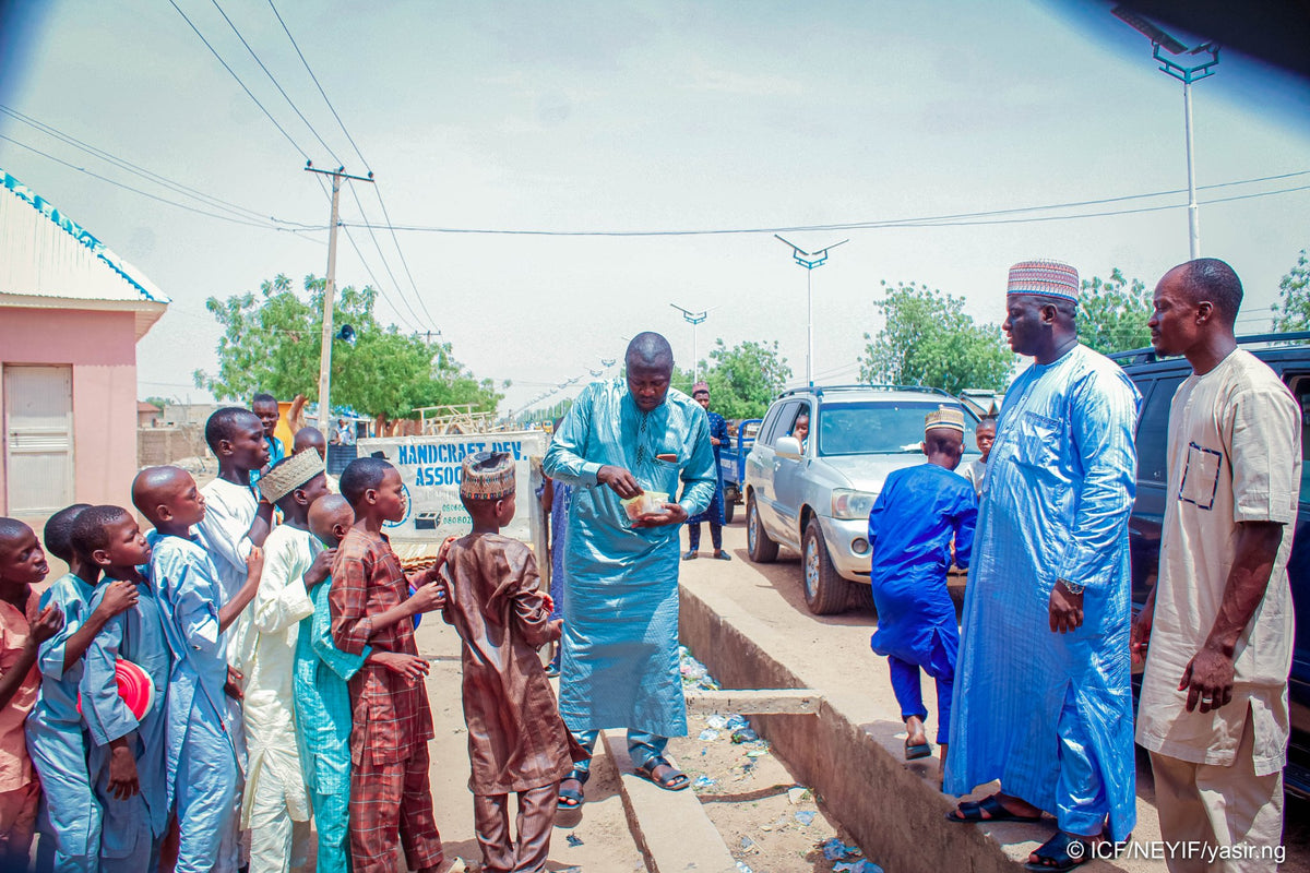 ナイジェリアのアイディルフィトリ ギフトボックス