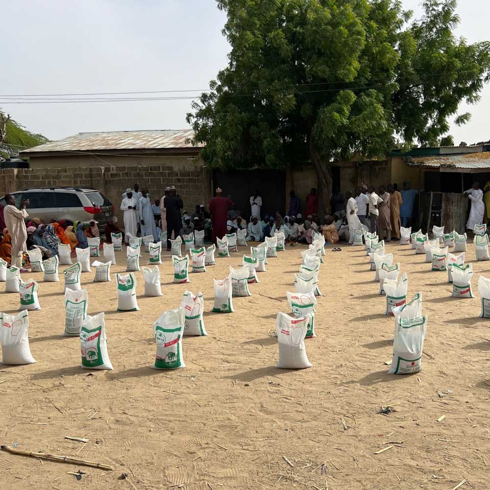 ナイジェリアのファキール・ミスキンのためのサダカ・ライス