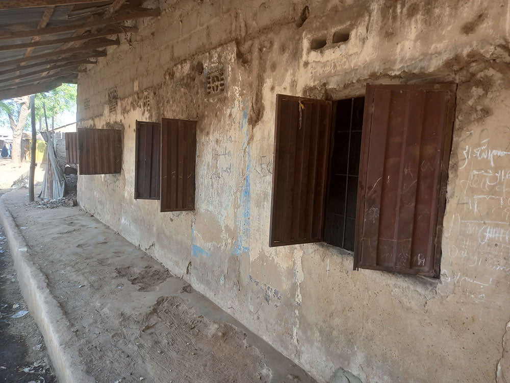 ナイジェリアで第 5 回ワカフ神学校の改修工事