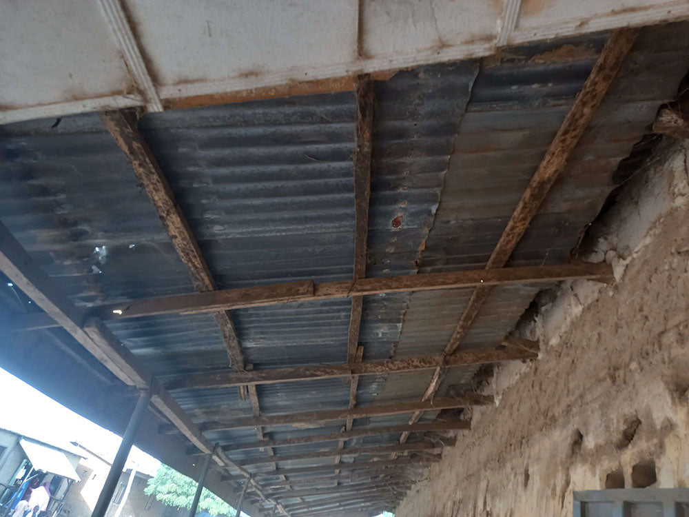 ナイジェリアで第 5 回ワカフ神学校の改修工事