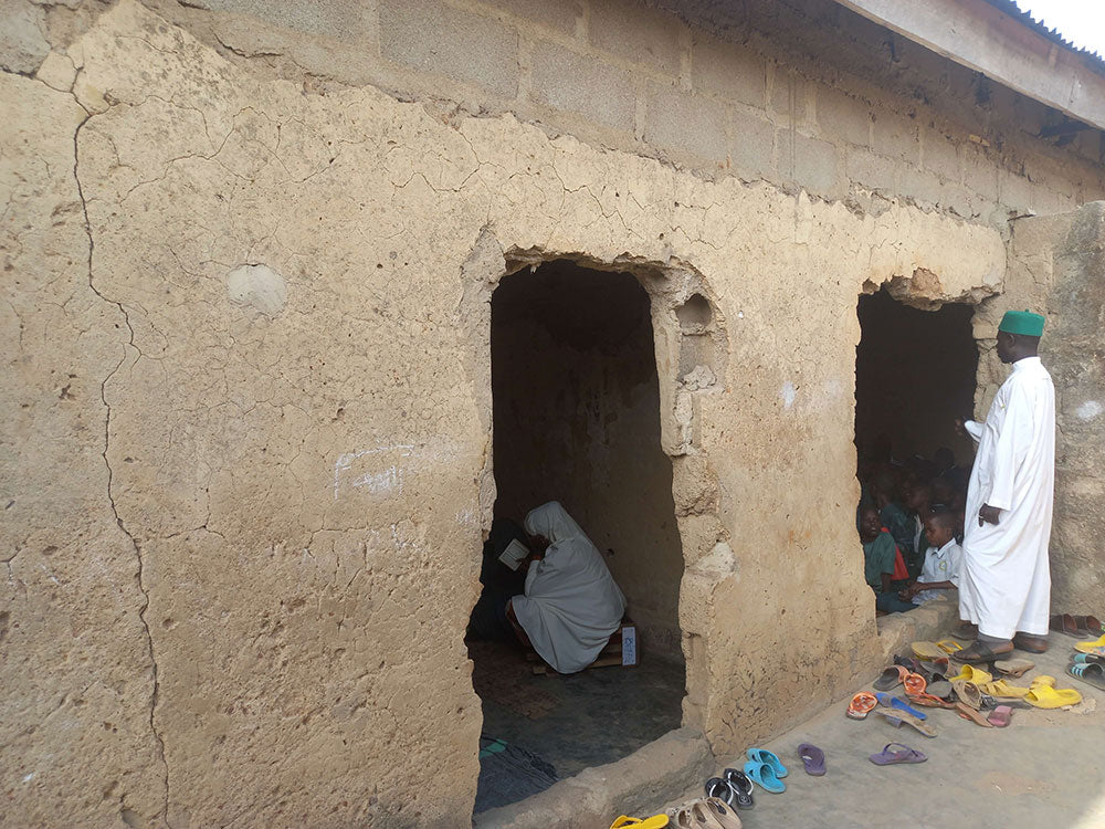 ナイジェリアで第 5 回ワカフ神学校の改修工事