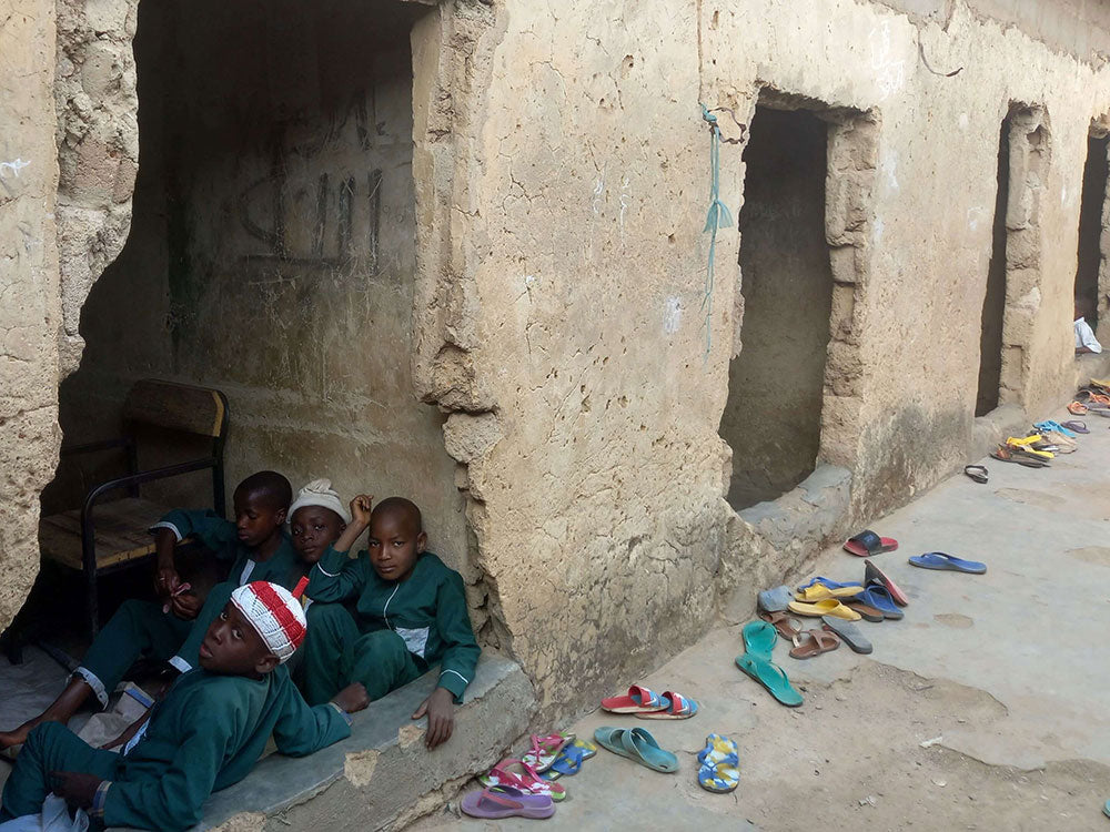 ナイジェリアで第 5 回ワカフ神学校の改修工事