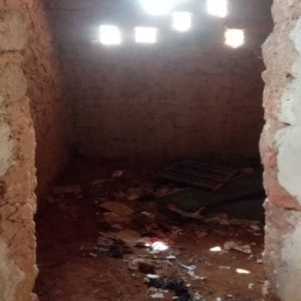 ナイジェリアで第 3 回ワカフ神学校の改修工事