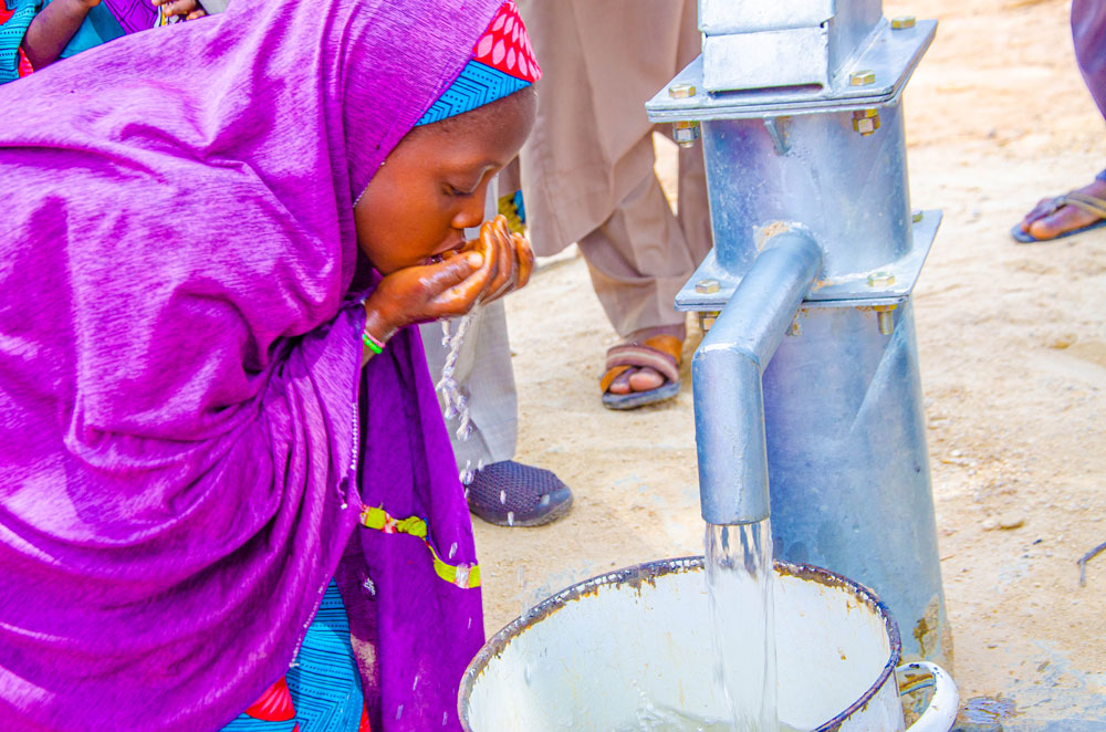 Waqaf ハンドポンプ ボアホール (Telaga Air)