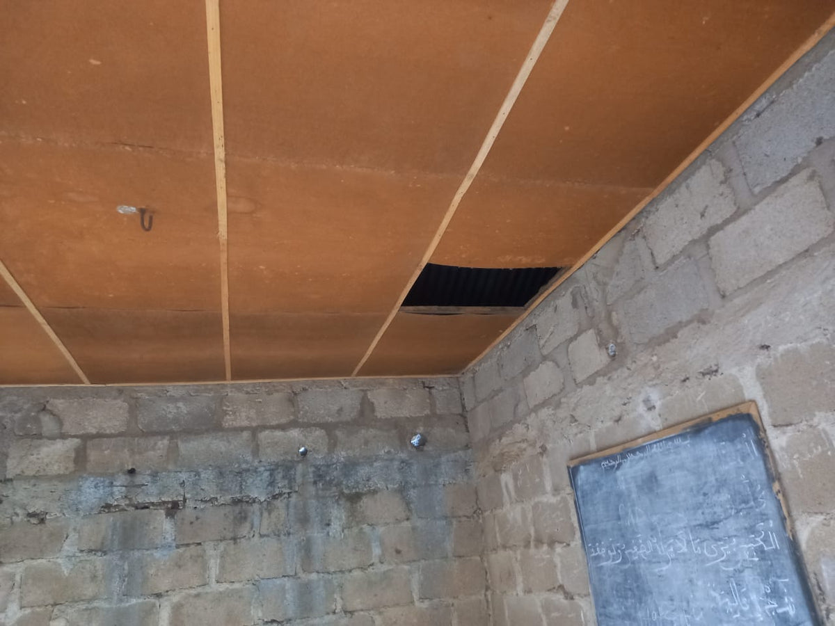 ナイジェリアで第 4 回ワカフ神学校の改修工事