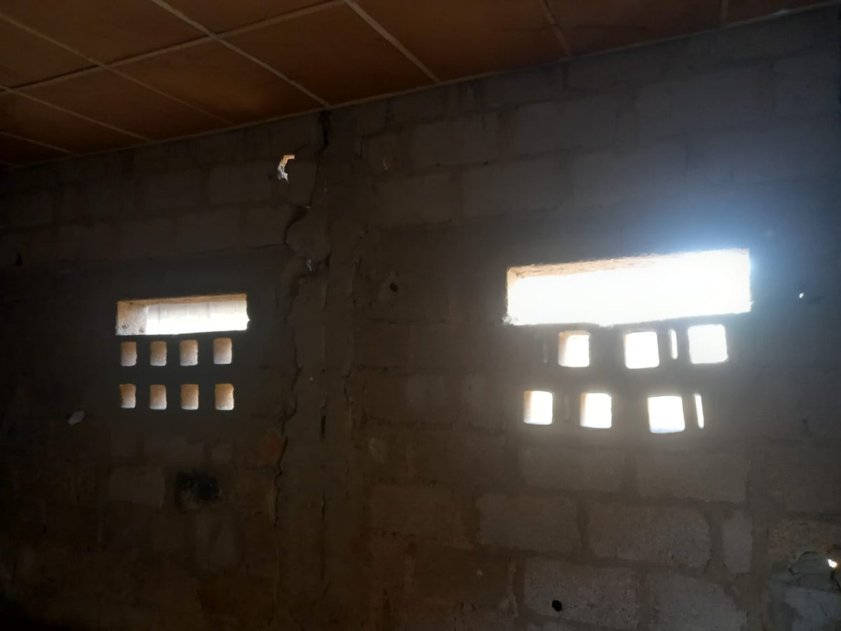 ナイジェリアで第 4 回ワカフ神学校の改修工事