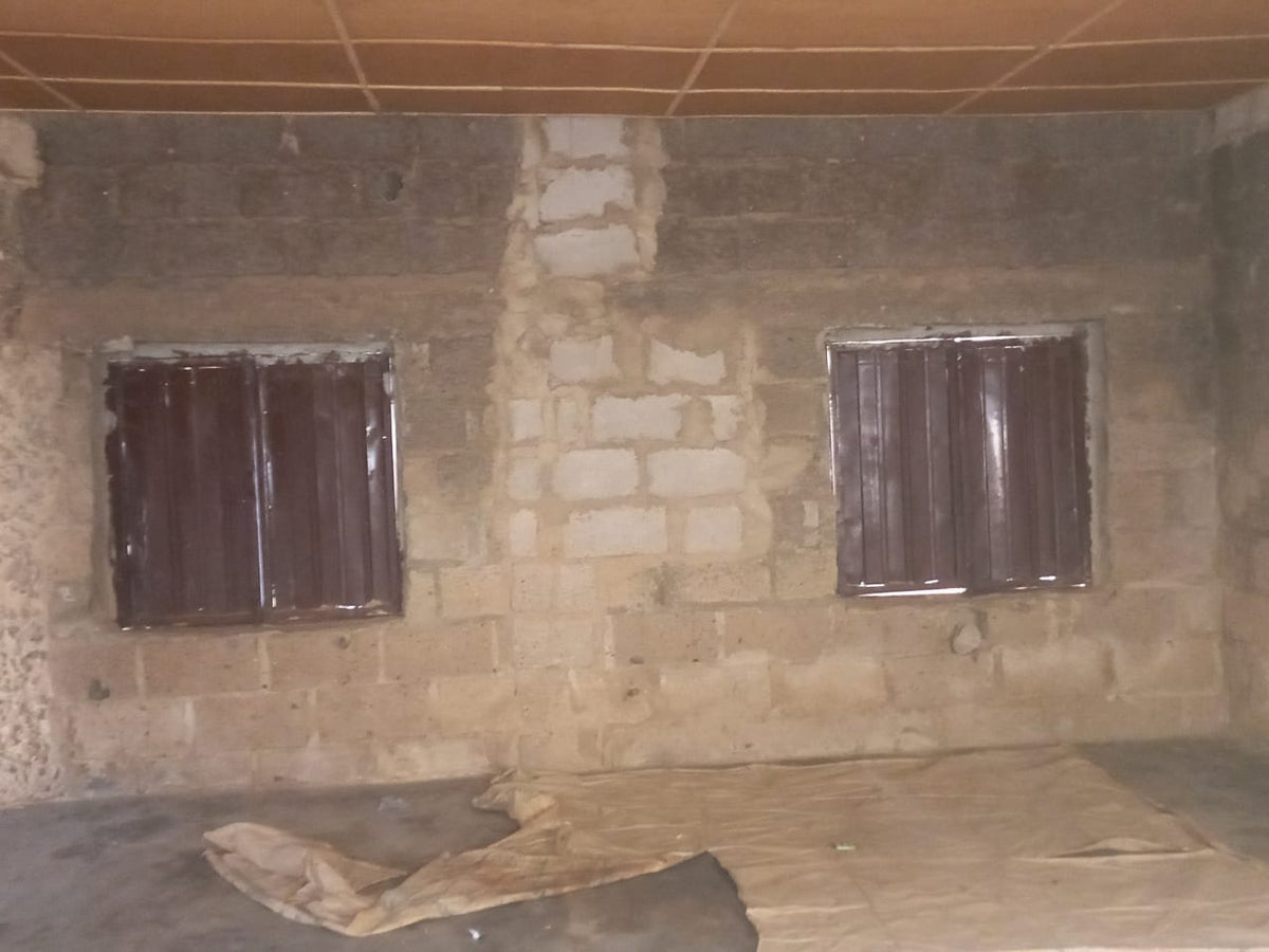 ナイジェリアで第 4 回ワカフ神学校の改修工事