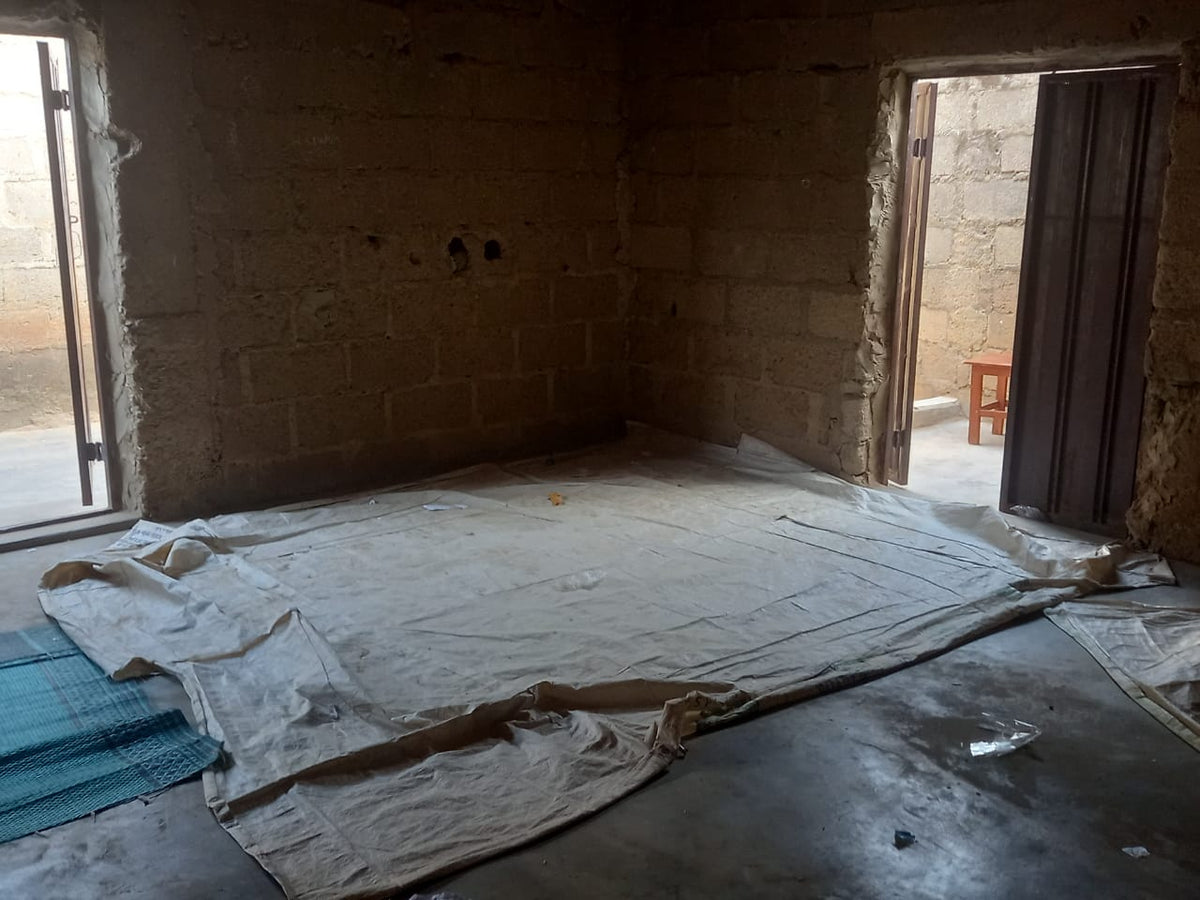 ナイジェリアで第 4 回ワカフ神学校の改修工事