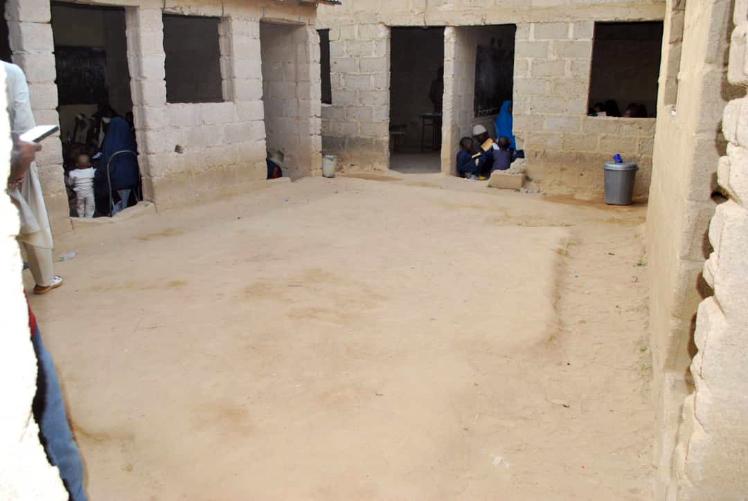 ナイジェリアで第 2 回ワカフ神学校の改修工事