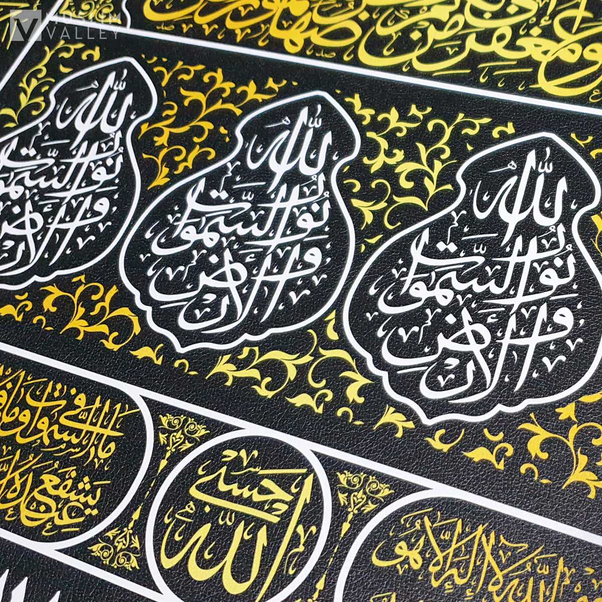 担架上のカーバ神殿の扉（中） 