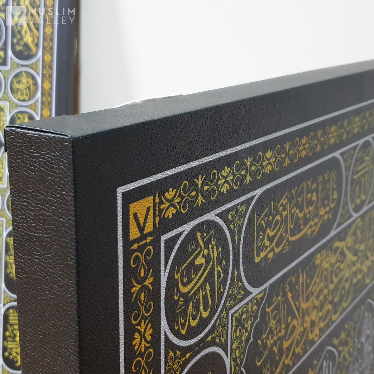 担架上のカーバ神殿の扉（中） 